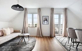 Sanders Charm - Amazing Two-Bedroom Apartment With Shared Garden